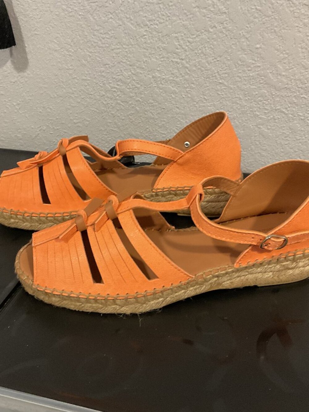 NEW Naguisa Tana orange leather sandal 40/10
